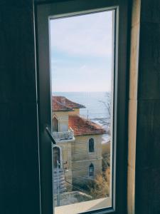 Rooms & Apartments