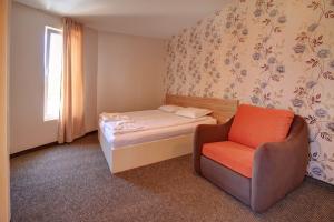 Rooms & Apartments