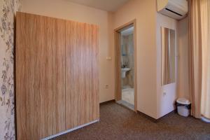 Rooms & Apartments