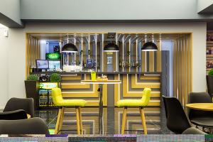 Restaurants & Bars