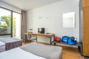 Rooms and Apartments