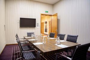 Paris Meeting Room