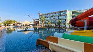 Aquapark & Pools