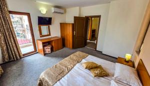 Rooms and Apartments Summer 2026