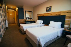 Rooms & Suites