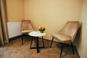 Rooms & Suites