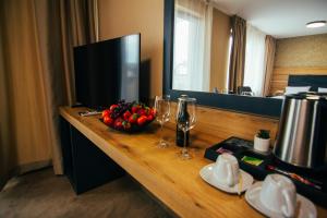 Rooms & Suites