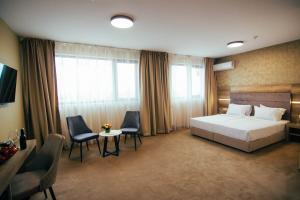 Rooms & Suites