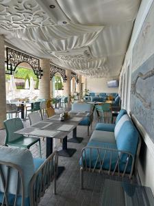 Lobby Bar