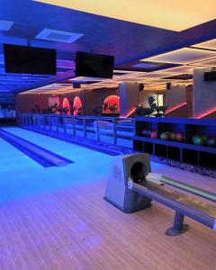 Bowling Bar