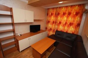 Rooms & Apartments