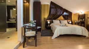 Honeymoon Suite